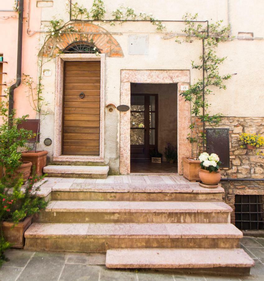 Le Dame Del Borgo Appartement Sassetta Buitenkant foto