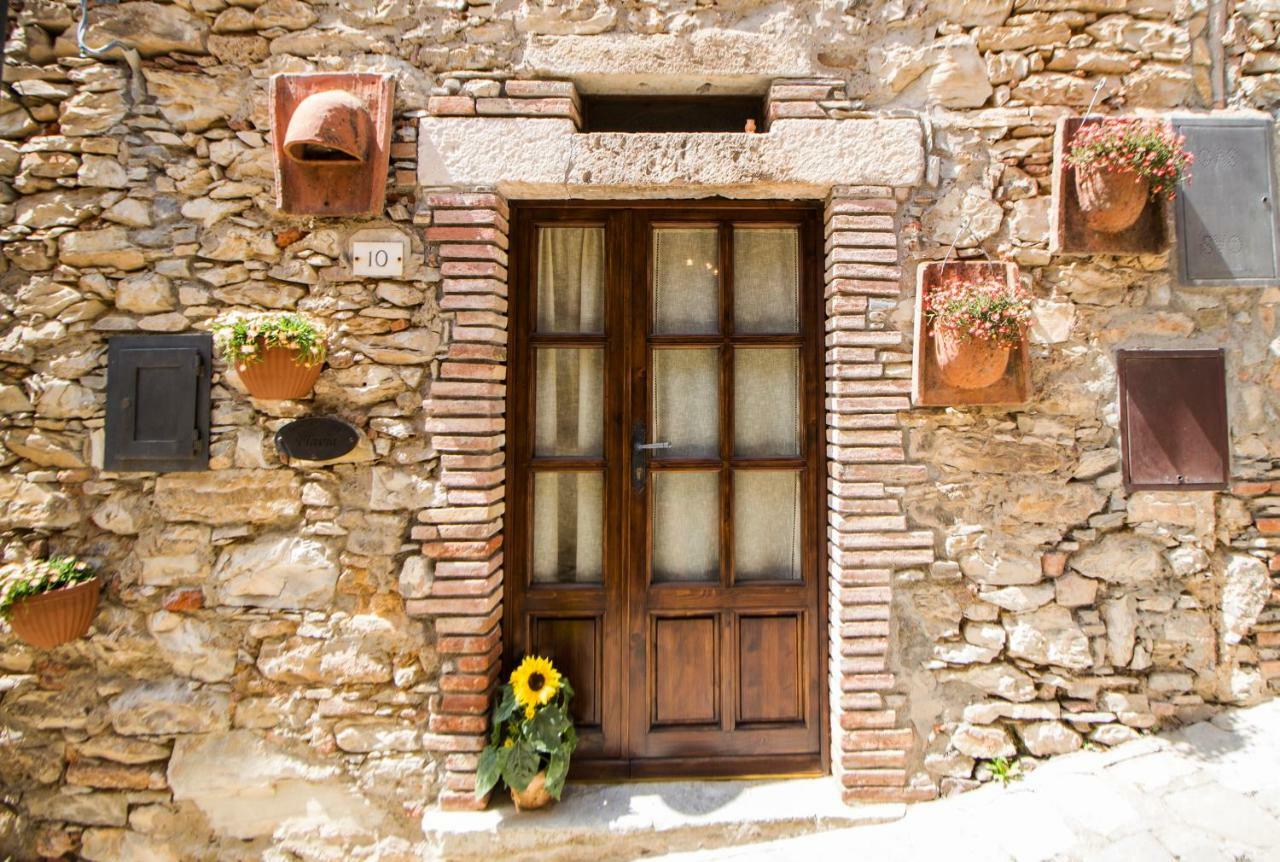 Le Dame Del Borgo Appartement Sassetta Buitenkant foto